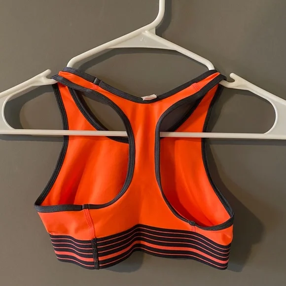 Under Armor Heat Gear Girls Sports Bra - Picture 2 of 3